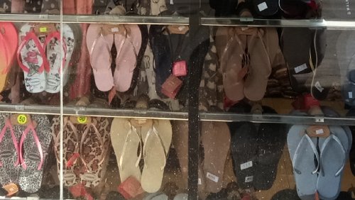 חנות כפכפים נעליים